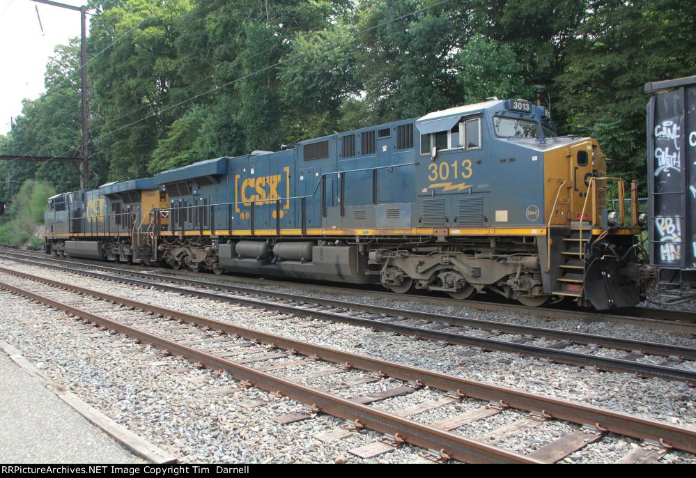 CSX 3013 on M404